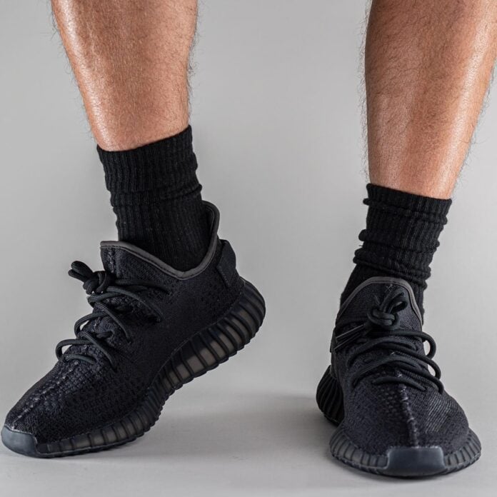 YEEZY 350 V2 ONYX